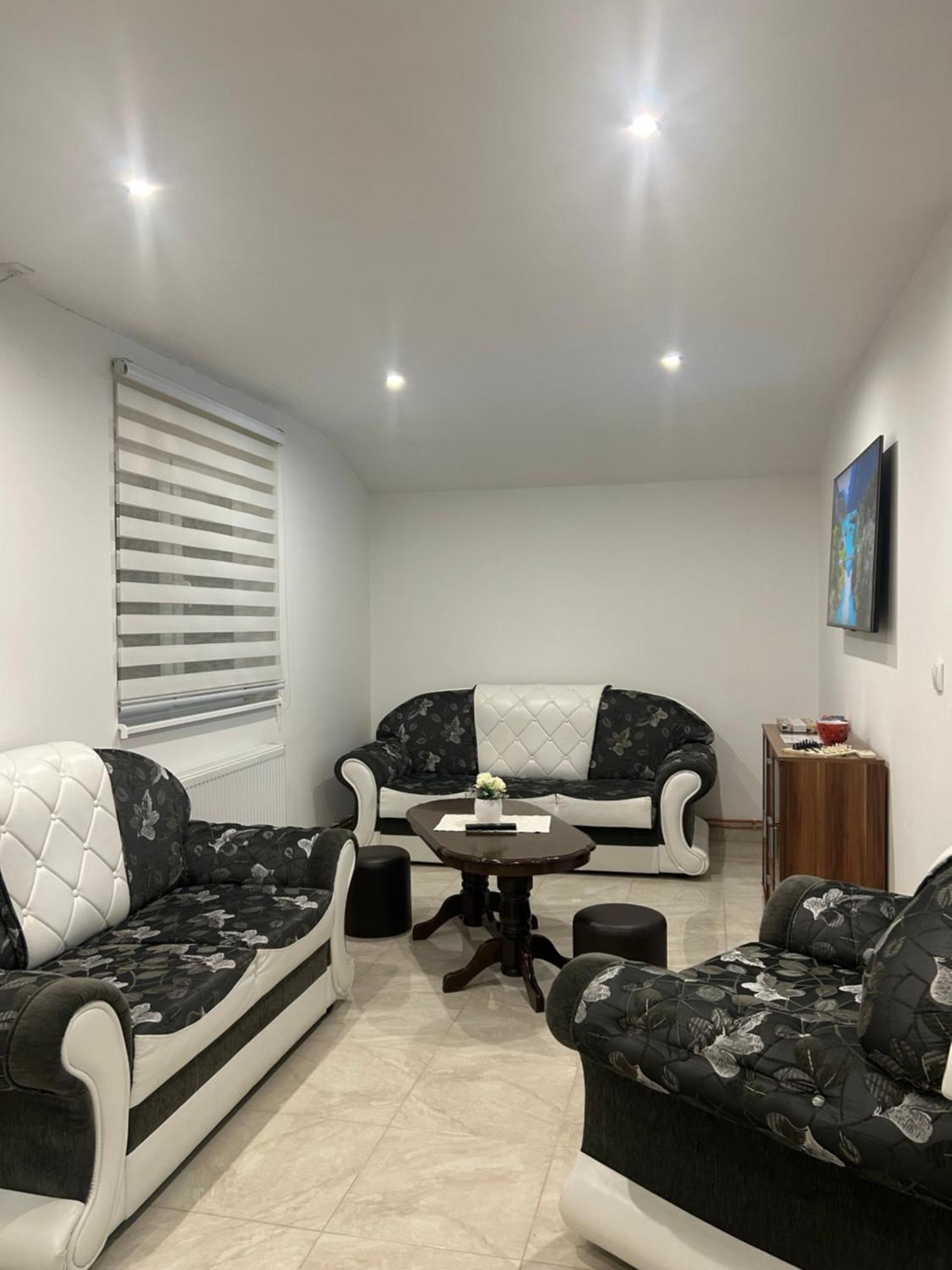 Apartman Diamond Lux Surčin Екстериор снимка
