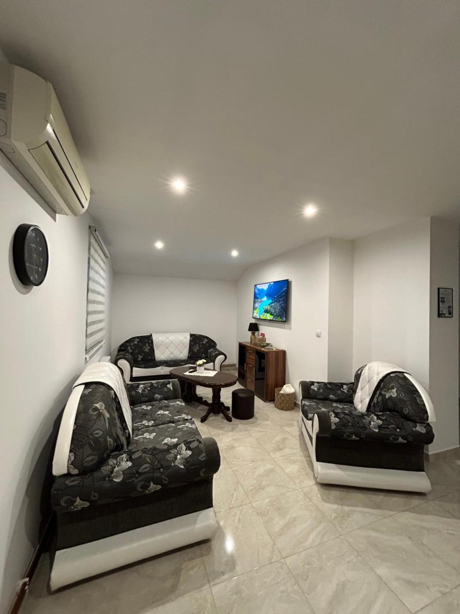 Apartman Diamond Lux Surčin Екстериор снимка